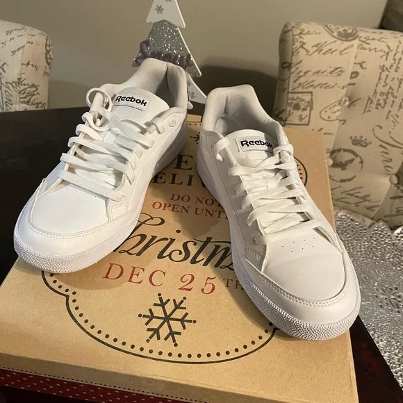 Mens Reeboks - Picture 3 of 4